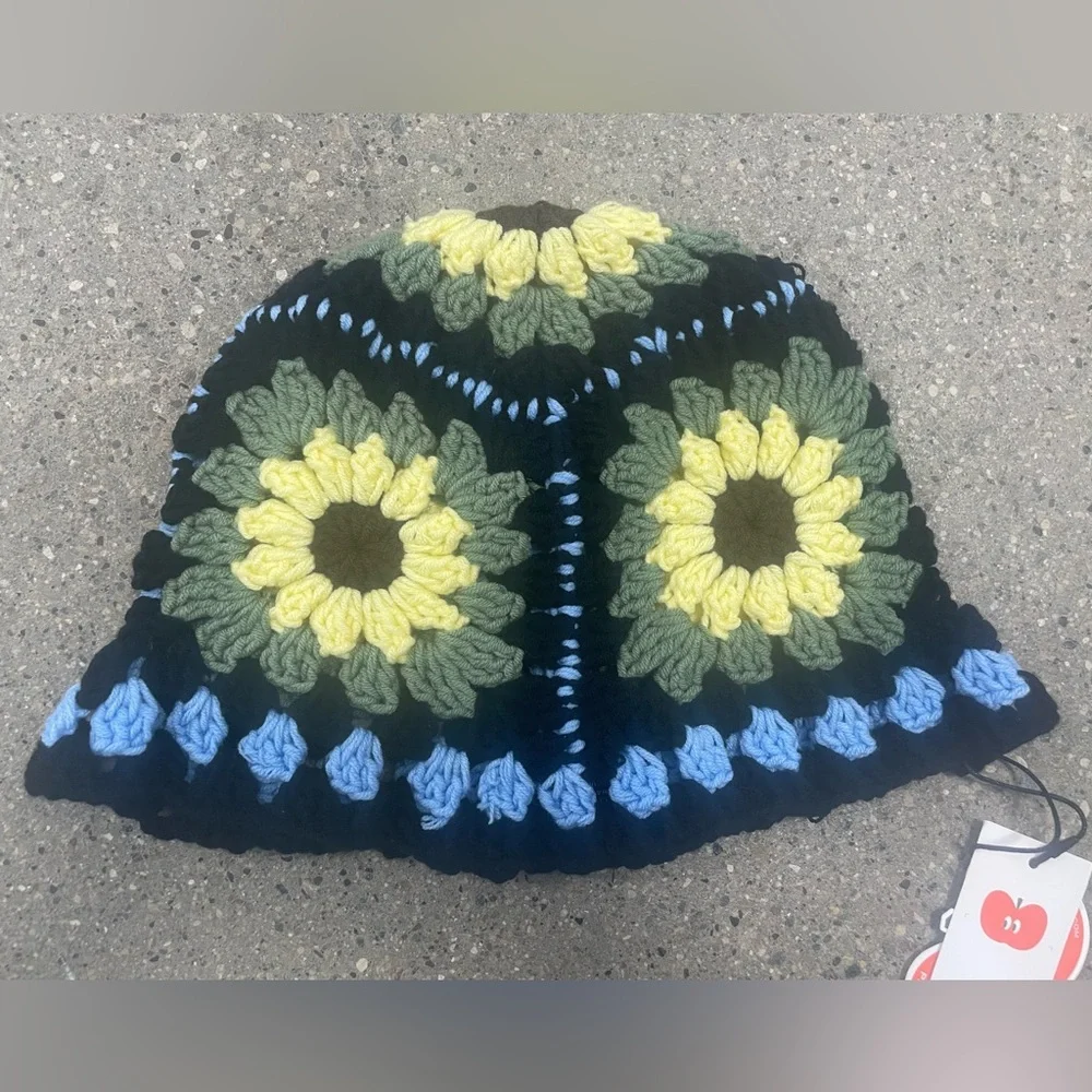 NWT Cider Crochet Sunflower Bucket Hat, stylish cap for looking cute! - Picture 5 of 14